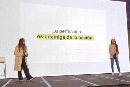 Julieta Porta y Paz Álvarez, con quien dio una charla en el Campus Summit la semana pasada