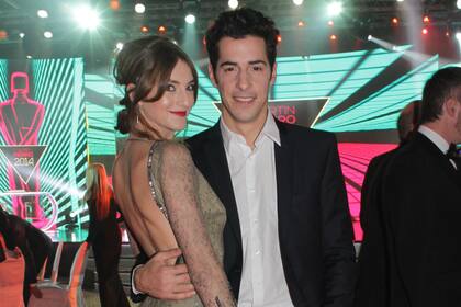 Julieta Zylberberg y Esteban Lamothe, muy enamorados en la alfombra roja