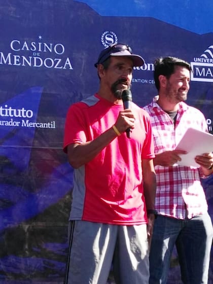 Julio Coronel es reconocido por haber participado en todos los maratones de Mendoza