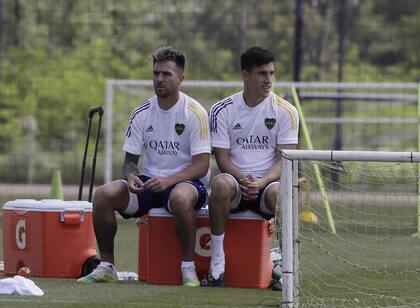 Julio Buffarini y Nicolás Capaldo; los dos venían siendo titulares en Boca, el segundo ingresó para reemplazar nada menos que a Pol Fernández, en conflicto con los dirigentes