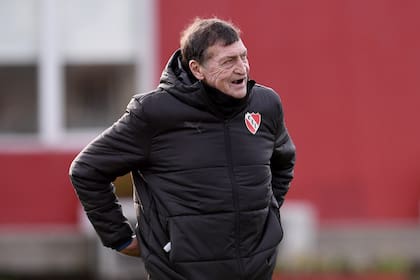 Julio César Falcioni dirigirá su último partido como DT de Independiente en su tercer ciclo