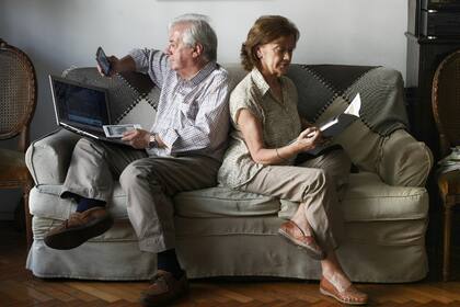 Los teléfonos móviles pueden convertirse en aliados de los adultos mayores en las tareas cotidianas