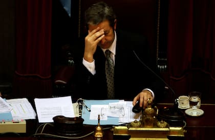 Julio Cobos y un momento de tensión el 17 de julio de 2008, el día del voto "no positivo"