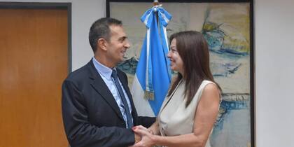 Julio Cordero,  secretario de Trabajo, y la ministra de Capital Humano, Sandra Pettovello