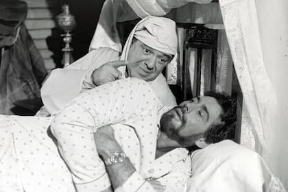 Julio de Grazia y Víctor Bo en Los superagentes contra los fantasmas