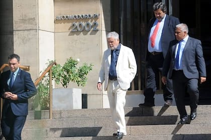 Julio De Vido salió de Comodoro Py acompañado por su abogado, Maximiliano Rusconi