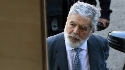 Julio De Vido está preso pero también alejado de Cristina Kirchner