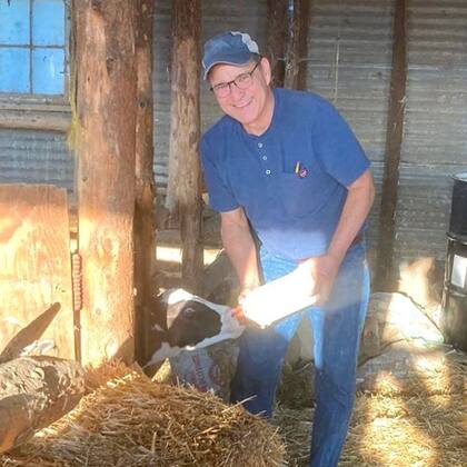 Julio es Venezolano y creó hace 6 años una fábrica de quesos típicos de su país en Utah