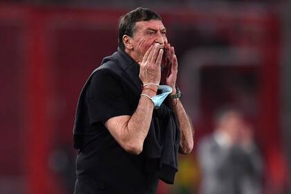 Julio Falcioni, DT de Independiente.