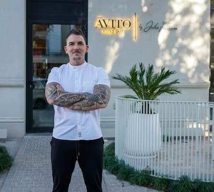 Julio Figueroa frente a sus proyectos