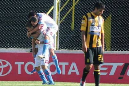 Julio Furch abrió la cuenta para el triunfo de Arsenal