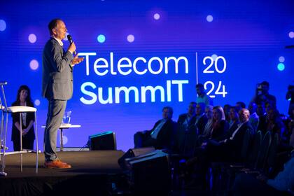 Julio Hutka, director de Negocios B2B de Telecom.