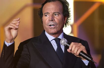 Julio Iglesias en Paris, el 6 de diciembre de 2003