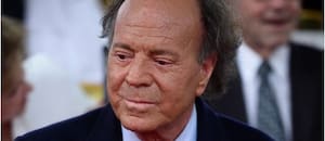 Denuncian a Julio Iglesias por desnudos, manoseos y vejaciones