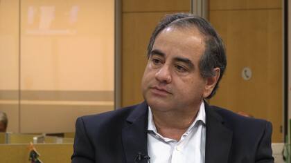 Julio Martinez se reunió con su par francés para negociar la compra de los aviones de guerra