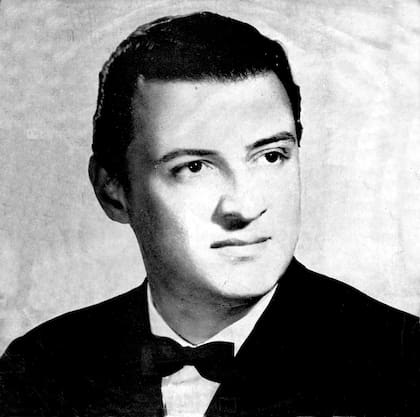 Julio Sosa, en la portada de su disco "Con permiso soy el tango" de 1963