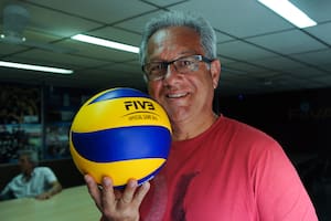 Julio Velasco anunció su retiro como DT de voleibol: una carrera llena de éxitos