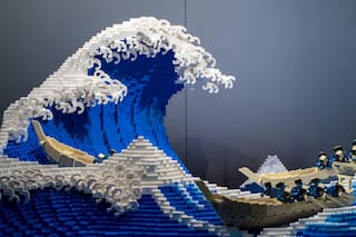 Video: un artista recrea "La gran ola" de Hokusai con 50.000 ladrillos de LEGO