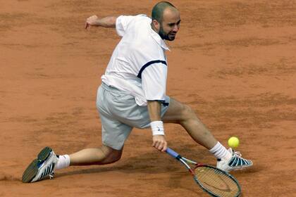 Agassi en París: perdió dos finales a principios de los noventas, antes de redimirse con una victoria inolvidable sobre Medvedev