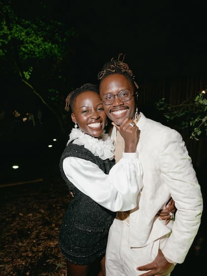Junior junto a Lupita, su hermana (Foto: Instagram/@juniornyongo)
