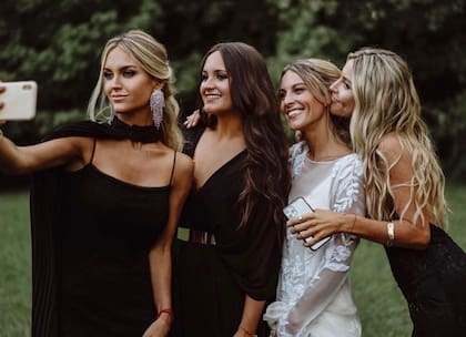 Juntas, las hermanas Maylin: Mili, Delfina, Agustina, Magdalena.