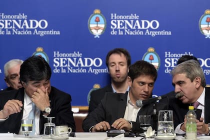Junto a Aníbal Fernández y Carlos Zannini en el Senado el 27 de agosto de 2014