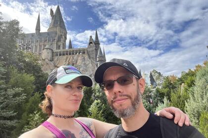 Junto a Bri, a quien conoció después de separarse.