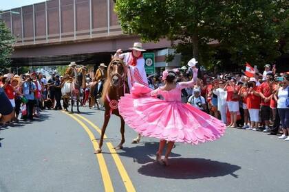 Junto a California y Nueva York se ubica entre los tres estados donde la población latina es significativa más onerosos a la hora del retiro. En la imagen, un desfile de la comunidad peruana en Nueva Jersey. Archivo LN