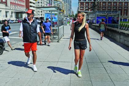 Junto a Daniel Scioli descansa en Mar del Plata.