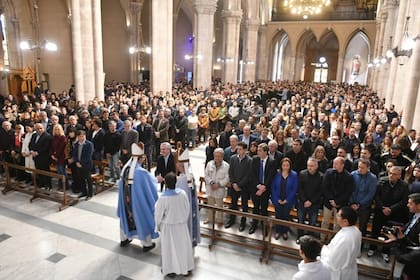 Junto a Duhalde y Kicillof. Alberto Fernández participóen la Basílica de Luján de la misa por el ataque a Cristina Kirchner