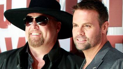 Junto a Eddie Montgomery, formaron el dúo Montgomery Gentry