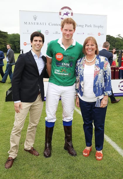 Junto a Harry. "Son muy educados los príncipes", asegura la empresaria, dueña de La Martina