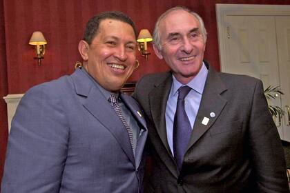 Junto a Hugo Chávez, presidente de Venezuela, el 21 de abril de 2001