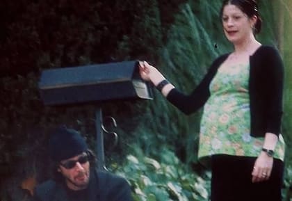 Junto a Jennifer Syme durante el embarazo de Ava