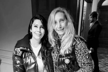 Junto a Karina Milei.
