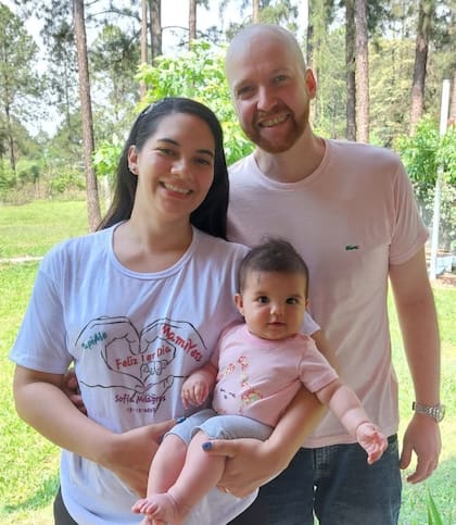Junto a la hermosa familia que formó.