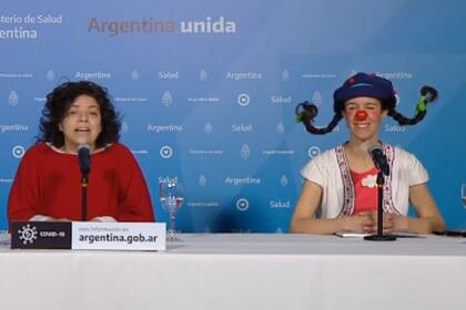 Junto a la payasa Filomena, la ministra de Salud de la Nación,
Carla Vizzotti, disparó más vergüenza que sonrisas