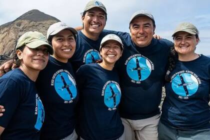 Junto a m hay cientos de personas...que trabajan da a da para que esto sea real.