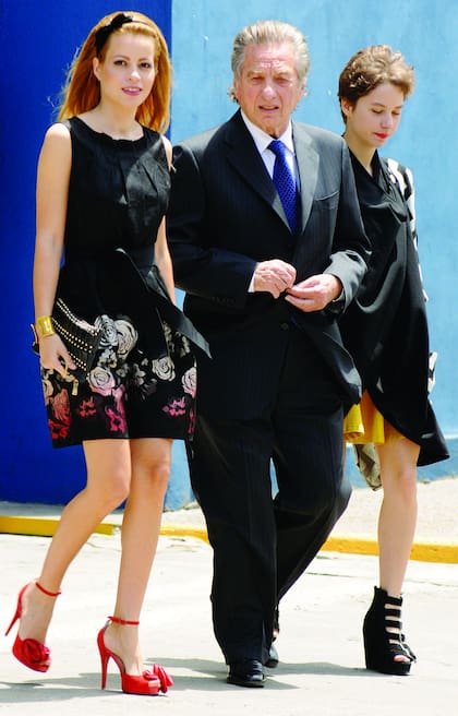 Junto a Nuria Quintela (a la izquierda) su última novia