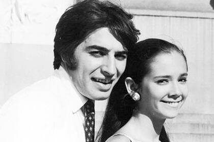 Junto a Soledad Silveyra en "Quiero llenarme de ti" (1969).