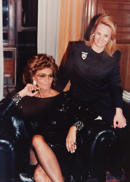 Junto a Sophia Loren en un evento en la embajada de Italia, en 1994.