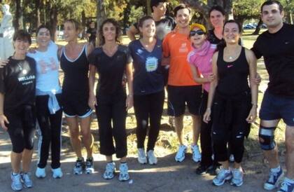 Junto a su equipo de running.