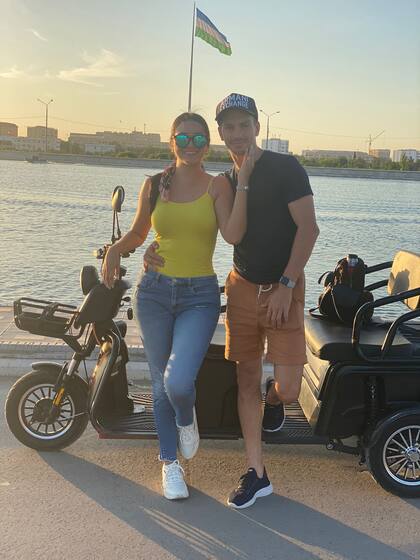 Junto a su esposa ecuatoriana Vanessa, el jugador pasa sus días en Uzbekistán