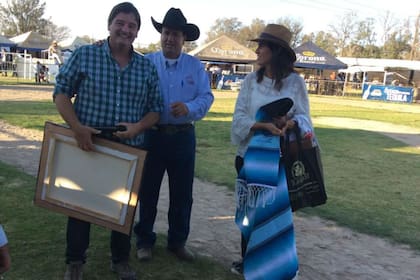 Junto a su esposa Marcela, jurando en Jalisco, México