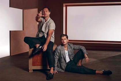 Junto a su famoso padre protagonizó la campaña primavera-verano 2022 de la firma italiana Brioni