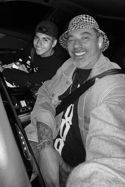 Junto a su hijo Tomás –que tuvo con Débora González–, su compañero incondicional.