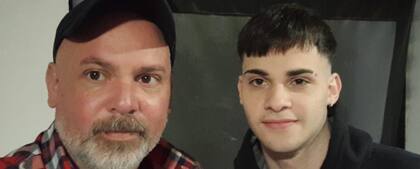 Junto a su hijo, un sostén muy importante en su vida.