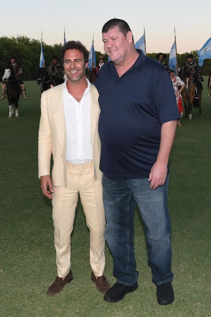 Junto a su jefe, James Packer, en una fiesta que el australiano hizo hace dos años en Ellerstina, el club de polo de los Pieres.