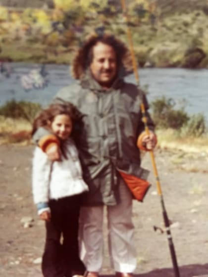 Junto a su padre, Adriana comenzó a explorar la naturaleza y a realizar actividades relegadas a los hombres.