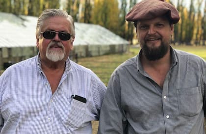 Junto a su padre Nicolás, que desde un primer momento lo apoyó en todos sus emprendimientos